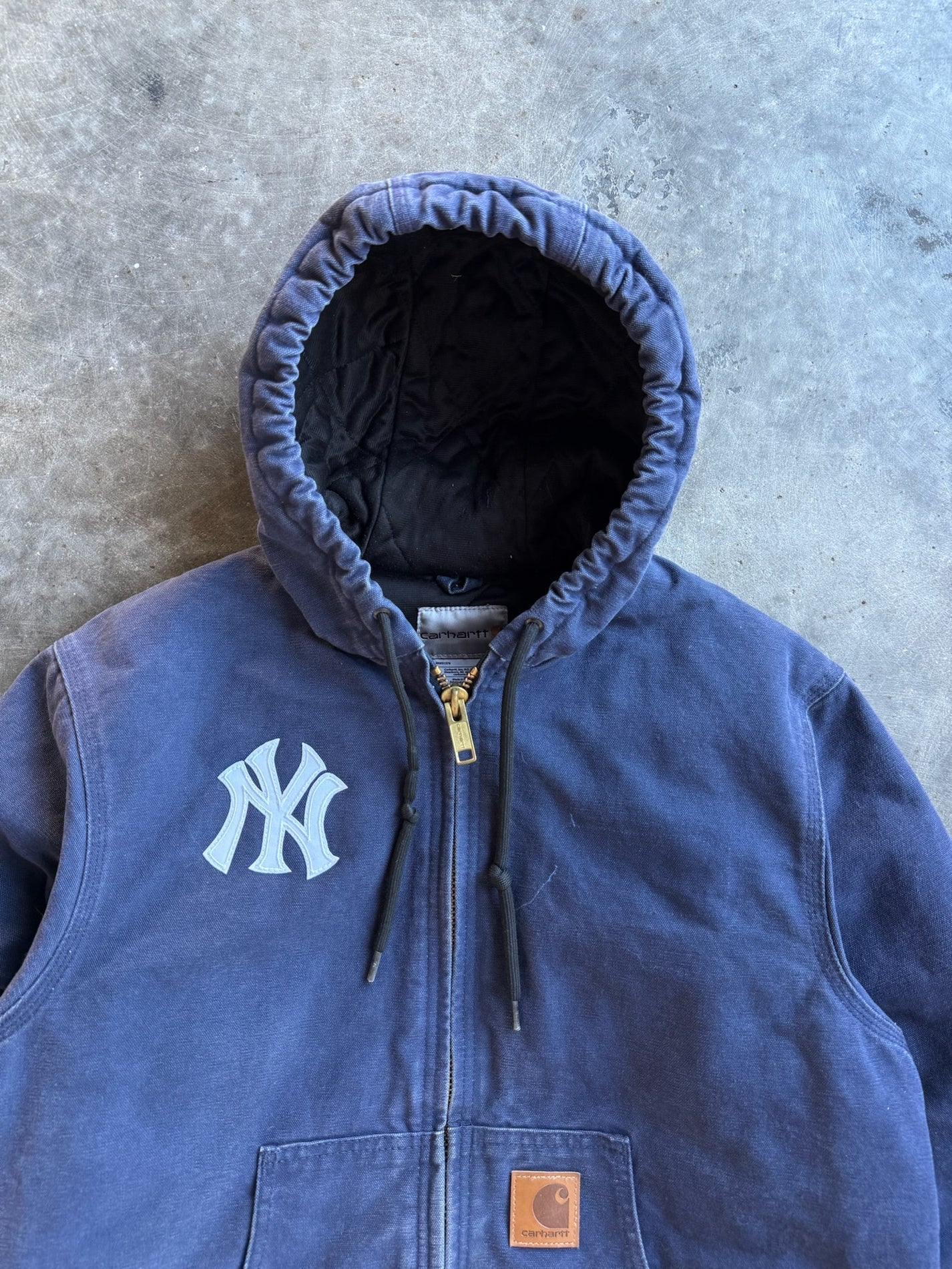 Vintage Navy Yankees Hooded Carhartt Jacket™